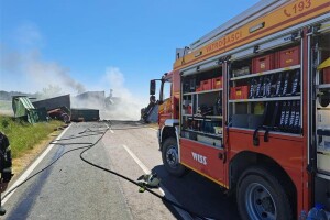 Teška nesreća: Traktor i kamioni u sudaru kod Banovaca, vozač poginuo u plamenu